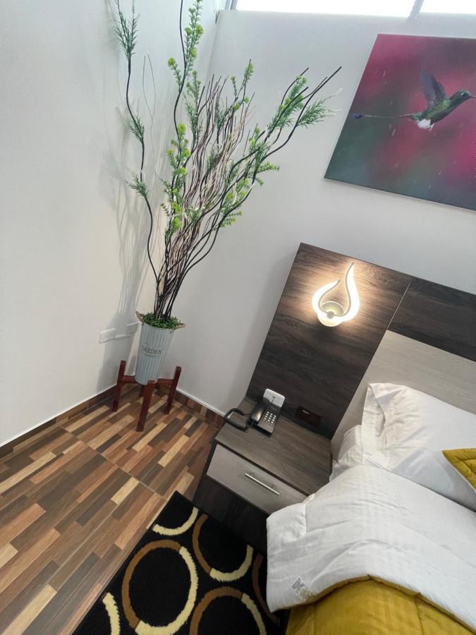 Sara Hotel Ibarra Buitenkant foto